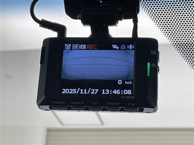 カムリ Ｇレザーパッケージ　純正９型ＤＡナビ　黒革　シートヒーター　禁煙車　ＤＶＤデッキ　ＢＳＭ　ＨＵＤ　バックカメラ　追従クルコン　前後ドラレコ　ＥＴＣ　セーフティセンス　衝突軽減　パワーシート　ＬＥＤライト　コーナーセンサー（12枚目）