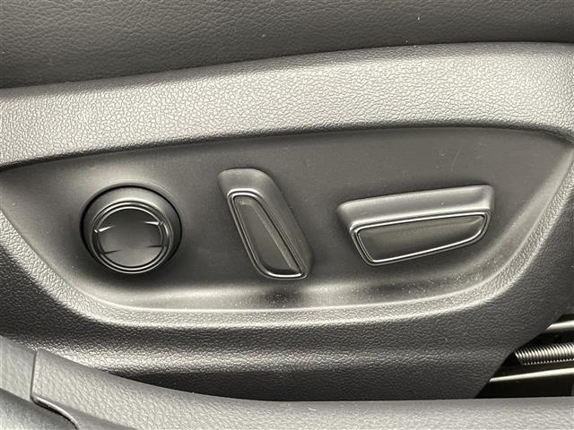 カムリ Ｇレザーパッケージ　純正９型ＤＡナビ　黒革　シートヒーター　禁煙車　ＤＶＤデッキ　ＢＳＭ　ＨＵＤ　バックカメラ　追従クルコン　前後ドラレコ　ＥＴＣ　セーフティセンス　衝突軽減　パワーシート　ＬＥＤライト　コーナーセンサー（27枚目）