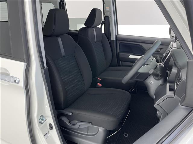 ルーミー カスタムＧ－Ｔ　登録済未使用車　純正９型ＤＡ　フルセグＴＶ　ＨＤＭＩ　カープレイ　シートヒーター　全方位カメラ　両側パワスラ　リアロールシェード　スマアシ　衝突軽減　追従クルコン　ＬＥＤオートライト　コーナーセンサー（19枚目）