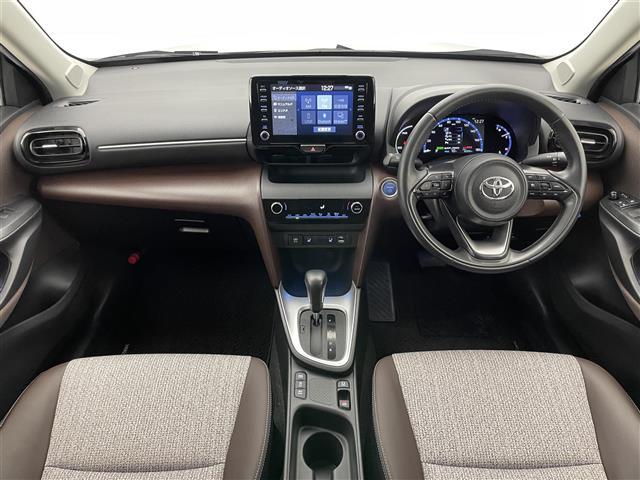 ヤリスクロス ハイブリッドＺ　純正８型ＤＡナビ　全方位カメラ　禁煙　シートヒーター　ハーフレザー　ＢＳＭ　ＥＴＣ　前後ドラレコ　電動パーキング　セーフティセンス　衝突軽減　追従クルコン　ＬＥＤオートライト　コーナーセンサー　ＵＳＢ（2枚目）