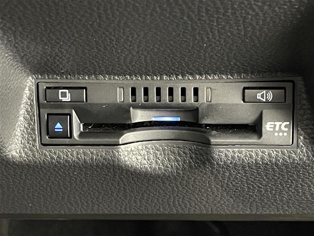 ヤリスクロス ハイブリッドＺ　純正８型ＤＡナビ　全方位カメラ　禁煙　シートヒーター　ハーフレザー　ＢＳＭ　ＥＴＣ　前後ドラレコ　電動パーキング　セーフティセンス　衝突軽減　追従クルコン　ＬＥＤオートライト　コーナーセンサー　ＵＳＢ（7枚目）