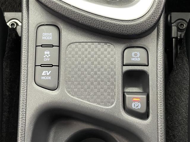 ヤリスクロス ハイブリッドＺ　純正８型ＤＡナビ　全方位カメラ　禁煙　シートヒーター　ハーフレザー　ＢＳＭ　ＥＴＣ　前後ドラレコ　電動パーキング　セーフティセンス　衝突軽減　追従クルコン　ＬＥＤオートライト　コーナーセンサー　ＵＳＢ（8枚目）