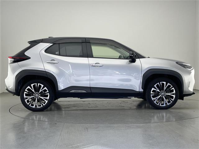 ヤリスクロス ハイブリッドＺ　純正８型ＤＡナビ　全方位カメラ　禁煙　シートヒーター　ハーフレザー　ＢＳＭ　ＥＴＣ　前後ドラレコ　電動パーキング　セーフティセンス　衝突軽減　追従クルコン　ＬＥＤオートライト　コーナーセンサー　ＵＳＢ（40枚目）