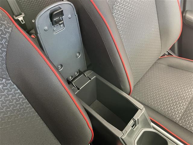 ライズ Ｚ　純正９型ナビ　全方位カメラ　シートヒーター　ＨＤＭＩ　前後ドラレコ　ＥＴＣ　スマアシ　衝突軽減　追従クルコン　コーナーセンサー　電動パーキング　ＬＥＤオートライト　フルセグＴＶ　ＵＳＢ　フォグ　禁煙車（32枚目）