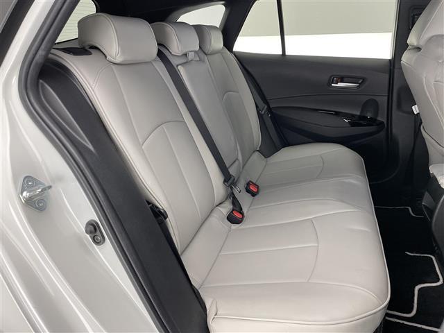 カローラツーリング ハイブリッド ダブルバイビー 純正9型DAナビフルセグTV シートヒーター DVDデッキ 革調シートカバー モデリスタガーニッシュ 電動パーキング HUD 前後ドラレコ セーフティセンス 衝突軽減 追従クルコン LEDライト 禁煙(20枚目)