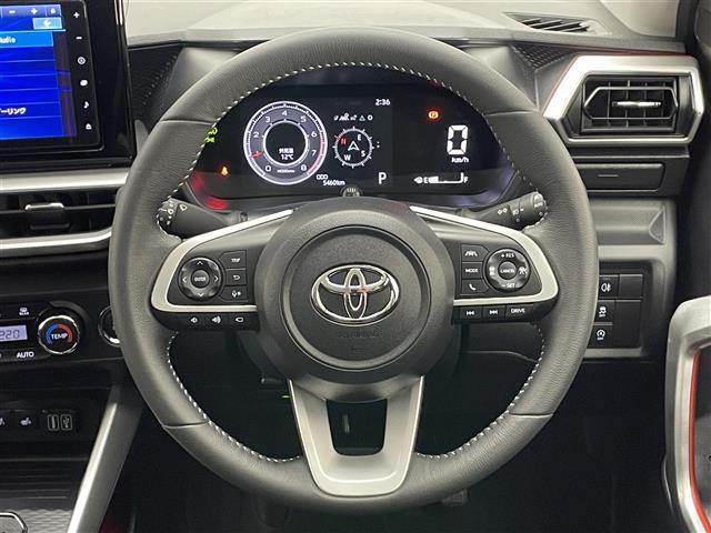 ライズ Ｚ　純正９型ナビ　全方位カメラ　シートヒーター　ＥＴＣ２．０　前後ドラレコ　ＨＤＭＩ　ＢＳＭ　スマアシ　衝突軽減　追従クルコン　ＬＥＤオートライト　コーナーセンサー　電動パーキング　純正フロアマット　禁煙（10枚目）