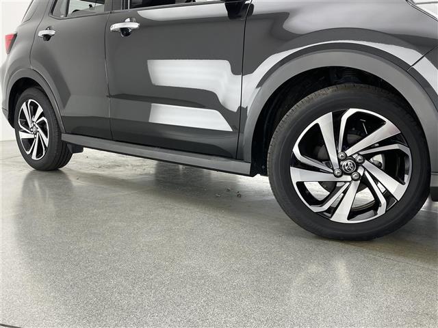 ライズ Ｚ　純正９型ナビ　全方位カメラ　シートヒーター　ＥＴＣ２．０　前後ドラレコ　ＨＤＭＩ　ＢＳＭ　スマアシ　衝突軽減　追従クルコン　ＬＥＤオートライト　コーナーセンサー　電動パーキング　純正フロアマット　禁煙（32枚目）