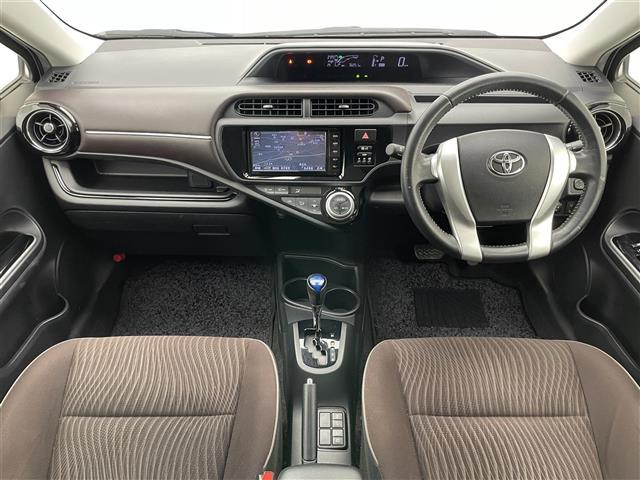 アクア Ｇ　純正ナビ　バックカメラ　ＬＥＤライト　禁煙車　フルセグＴＶ　Ｂｌｕｅｔｏｏｔｈ　ＤＶＤ　プッシュスタート　セーフティセンス　衝突軽減装置　クルコン　ＥＴＣ　オートライト　オートハイビーム　スペアタイヤ（2枚目）