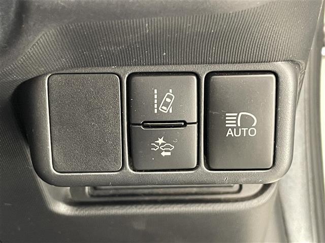 アクア Ｇ　純正ナビ　バックカメラ　ＬＥＤライト　禁煙車　フルセグＴＶ　Ｂｌｕｅｔｏｏｔｈ　ＤＶＤ　プッシュスタート　セーフティセンス　衝突軽減装置　クルコン　ＥＴＣ　オートライト　オートハイビーム　スペアタイヤ（5枚目）