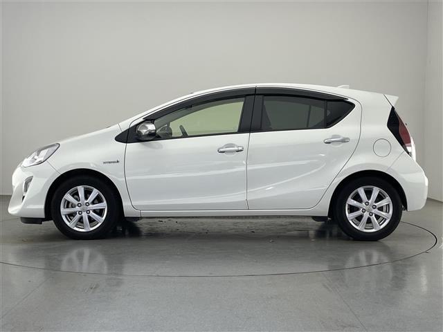 アクア Ｇ　純正ナビ　バックカメラ　ＬＥＤライト　禁煙車　フルセグＴＶ　Ｂｌｕｅｔｏｏｔｈ　ＤＶＤ　プッシュスタート　セーフティセンス　衝突軽減装置　クルコン　ＥＴＣ　オートライト　オートハイビーム　スペアタイヤ（17枚目）