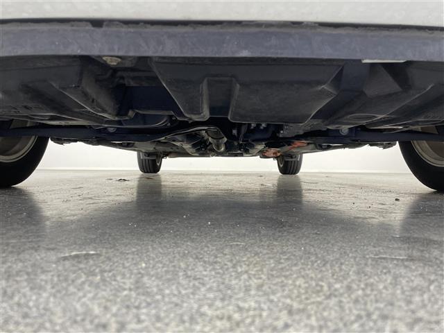 アクア Ｇ　純正ナビ　バックカメラ　ＬＥＤライト　禁煙車　フルセグＴＶ　Ｂｌｕｅｔｏｏｔｈ　ＤＶＤ　プッシュスタート　セーフティセンス　衝突軽減装置　クルコン　ＥＴＣ　オートライト　オートハイビーム　スペアタイヤ（24枚目）