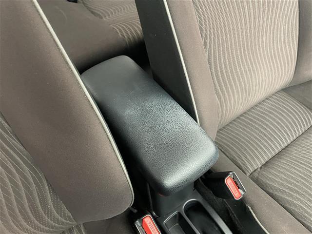 アクア Ｇ　純正ナビ　バックカメラ　ＬＥＤライト　禁煙車　フルセグＴＶ　Ｂｌｕｅｔｏｏｔｈ　ＤＶＤ　プッシュスタート　セーフティセンス　衝突軽減装置　クルコン　ＥＴＣ　オートライト　オートハイビーム　スペアタイヤ（30枚目）