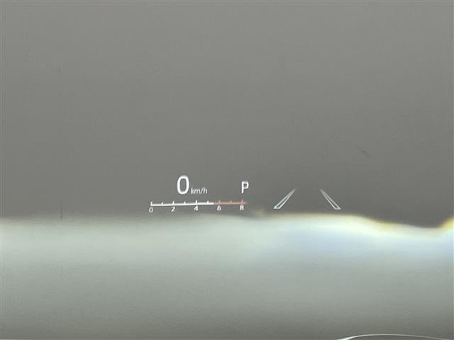 ヤリスクロス ハイブリッドＺ　アドベンチャー　純正８型ＤＡナビ　全方位カメラ　禁煙車　ＨＵＤ　ＢＳＭ　追従クルコン　フルセグＴＶ　セーフティセンス　衝突軽減　シートヒーター　ステアリングヒーター　コーナーセンサー　ドラレコ　ＥＴＣ　ＬＥＤライト（5枚目）