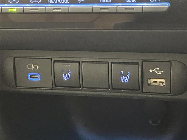 ヤリスクロス ハイブリッドＺ　アドベンチャー　純正８型ＤＡナビ　全方位カメラ　禁煙車　ＨＵＤ　ＢＳＭ　追従クルコン　フルセグＴＶ　セーフティセンス　衝突軽減　シートヒーター　ステアリングヒーター　コーナーセンサー　ドラレコ　ＥＴＣ　ＬＥＤライト（7枚目）