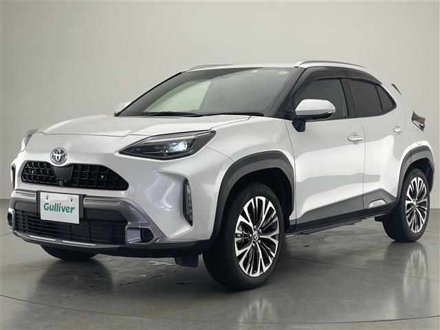 ヤリスクロス ハイブリッドＺ　アドベンチャー　純正８型ＤＡナビ　全方位カメラ　禁煙車　ＨＵＤ　ＢＳＭ　追従クルコン　フルセグＴＶ　セーフティセンス　衝突軽減　シートヒーター　ステアリングヒーター　コーナーセンサー　ドラレコ　ＥＴＣ　ＬＥＤライト（16枚目）