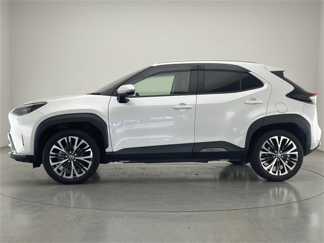 ヤリスクロス ハイブリッドＺ　アドベンチャー　純正８型ＤＡナビ　全方位カメラ　禁煙車　ＨＵＤ　ＢＳＭ　追従クルコン　フルセグＴＶ　セーフティセンス　衝突軽減　シートヒーター　ステアリングヒーター　コーナーセンサー　ドラレコ　ＥＴＣ　ＬＥＤライト（17枚目）