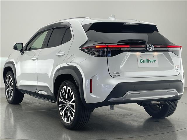 ヤリスクロス ハイブリッドＺ　アドベンチャー　純正８型ＤＡナビ　全方位カメラ　禁煙車　ＨＵＤ　ＢＳＭ　追従クルコン　フルセグＴＶ　セーフティセンス　衝突軽減　シートヒーター　ステアリングヒーター　コーナーセンサー　ドラレコ　ＥＴＣ　ＬＥＤライト（18枚目）