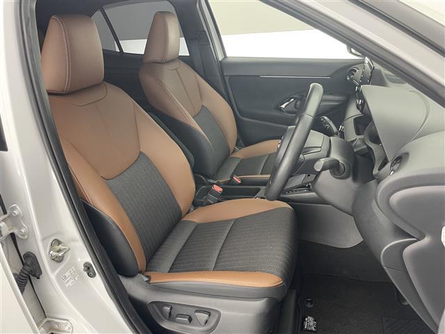 ヤリスクロス ハイブリッドＺ　アドベンチャー　純正８型ＤＡナビ　全方位カメラ　禁煙車　ＨＵＤ　ＢＳＭ　追従クルコン　フルセグＴＶ　セーフティセンス　衝突軽減　シートヒーター　ステアリングヒーター　コーナーセンサー　ドラレコ　ＥＴＣ　ＬＥＤライト（19枚目）