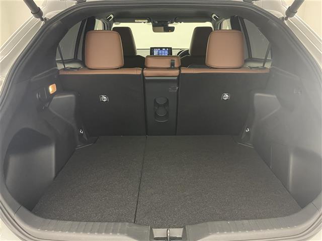 ヤリスクロス ハイブリッドＺ　アドベンチャー　純正８型ＤＡナビ　全方位カメラ　禁煙車　ＨＵＤ　ＢＳＭ　追従クルコン　フルセグＴＶ　セーフティセンス　衝突軽減　シートヒーター　ステアリングヒーター　コーナーセンサー　ドラレコ　ＥＴＣ　ＬＥＤライト（21枚目）