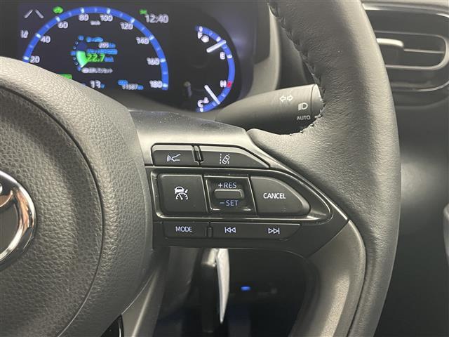 ヤリスクロス ハイブリッドＺ　アドベンチャー　純正８型ＤＡナビ　全方位カメラ　禁煙車　ＨＵＤ　ＢＳＭ　追従クルコン　フルセグＴＶ　セーフティセンス　衝突軽減　シートヒーター　ステアリングヒーター　コーナーセンサー　ドラレコ　ＥＴＣ　ＬＥＤライト（28枚目）