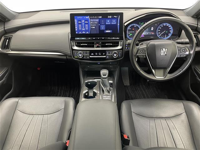 クラウンハイブリッド ＲＳアドバンス　純正１２．３型ナビ　ムーンルーフ　全方位カメラ　デジタルインナミラー　フルセグ　黒革　シートヒーター　シートベンチレーション　ＢＳＭ　ＡＣ１００Ｖ　ＥＴＣ２．０　衝突軽減　追従クルコン　ＬＥＤ　禁煙車（2枚目）