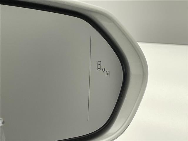 クラウンハイブリッド ＲＳアドバンス　純正１２．３型ナビ　ムーンルーフ　全方位カメラ　デジタルインナミラー　フルセグ　黒革　シートヒーター　シートベンチレーション　ＢＳＭ　ＡＣ１００Ｖ　ＥＴＣ２．０　衝突軽減　追従クルコン　ＬＥＤ　禁煙車（8枚目）