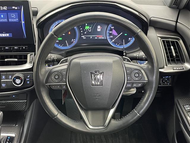 クラウンハイブリッド ＲＳアドバンス　純正１２．３型ナビ　ムーンルーフ　全方位カメラ　デジタルインナミラー　フルセグ　黒革　シートヒーター　シートベンチレーション　ＢＳＭ　ＡＣ１００Ｖ　ＥＴＣ２．０　衝突軽減　追従クルコン　ＬＥＤ　禁煙車（10枚目）