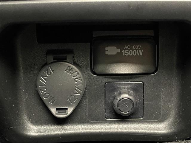 クラウンハイブリッド ＲＳアドバンス　純正１２．３型ナビ　ムーンルーフ　全方位カメラ　デジタルインナミラー　フルセグ　黒革　シートヒーター　シートベンチレーション　ＢＳＭ　ＡＣ１００Ｖ　ＥＴＣ２．０　衝突軽減　追従クルコン　ＬＥＤ　禁煙車（13枚目）