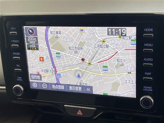 ヤリスクロス ハイブリッドＺ　純正８型ナビ　全方位カメラ　ＢＳＭ　禁煙　追従クルコン　茶ハーフレザー　ＥＴＣ　セーフティセンス　シートヒーター　コーナーセンサー　ＬＥＤオートライト　パワーシート　衝突軽減　車線逸脱　電子パーキング（3枚目）