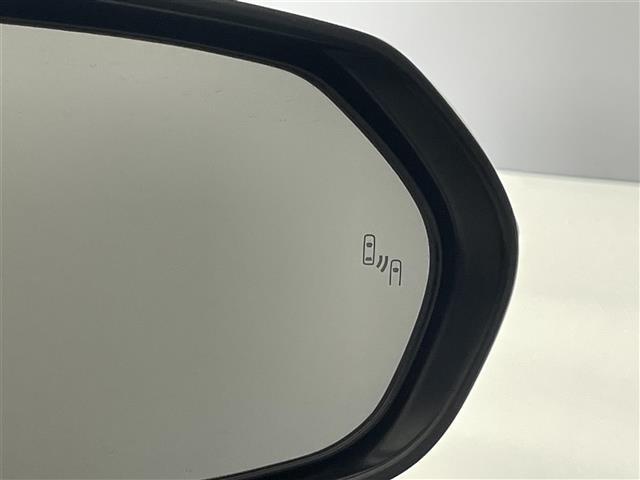 ヤリスクロス ハイブリッドＺ　純正８型ナビ　全方位カメラ　ＢＳＭ　禁煙　追従クルコン　茶ハーフレザー　ＥＴＣ　セーフティセンス　シートヒーター　コーナーセンサー　ＬＥＤオートライト　パワーシート　衝突軽減　車線逸脱　電子パーキング（5枚目）