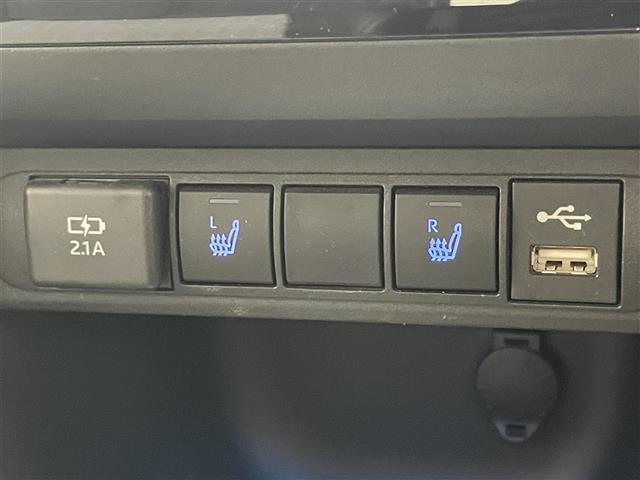 ヤリスクロス ハイブリッドＺ　純正８型ナビ　全方位カメラ　ＢＳＭ　禁煙　追従クルコン　茶ハーフレザー　ＥＴＣ　セーフティセンス　シートヒーター　コーナーセンサー　ＬＥＤオートライト　パワーシート　衝突軽減　車線逸脱　電子パーキング（6枚目）