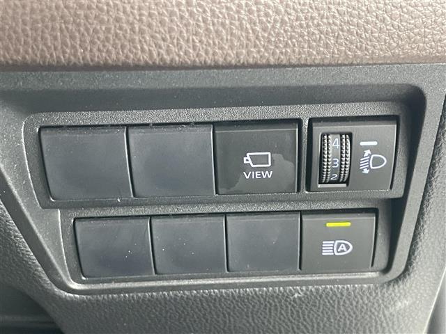 ヤリスクロス ハイブリッドＺ　純正８型ナビ　全方位カメラ　ＢＳＭ　禁煙　追従クルコン　茶ハーフレザー　ＥＴＣ　セーフティセンス　シートヒーター　コーナーセンサー　ＬＥＤオートライト　パワーシート　衝突軽減　車線逸脱　電子パーキング（7枚目）