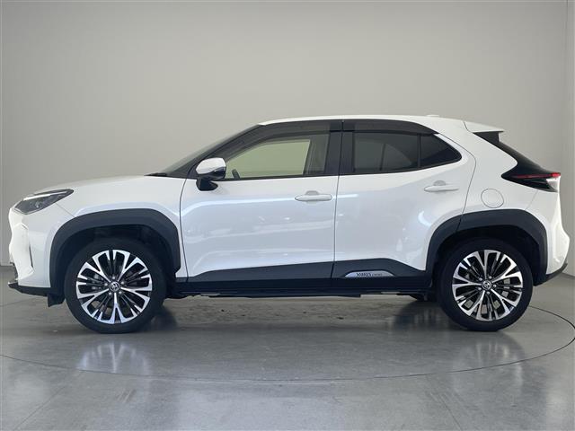 ヤリスクロス ハイブリッドＺ　純正８型ナビ　全方位カメラ　ＢＳＭ　禁煙　追従クルコン　茶ハーフレザー　ＥＴＣ　セーフティセンス　シートヒーター　コーナーセンサー　ＬＥＤオートライト　パワーシート　衝突軽減　車線逸脱　電子パーキング（17枚目）