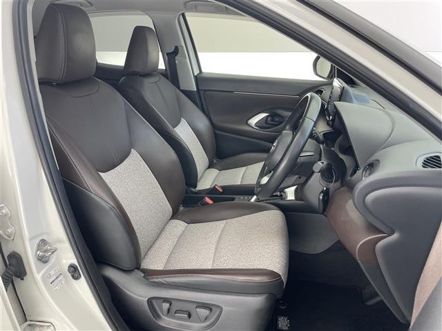 ヤリスクロス ハイブリッドＺ　純正８型ナビ　全方位カメラ　ＢＳＭ　禁煙　追従クルコン　茶ハーフレザー　ＥＴＣ　セーフティセンス　シートヒーター　コーナーセンサー　ＬＥＤオートライト　パワーシート　衝突軽減　車線逸脱　電子パーキング（19枚目）