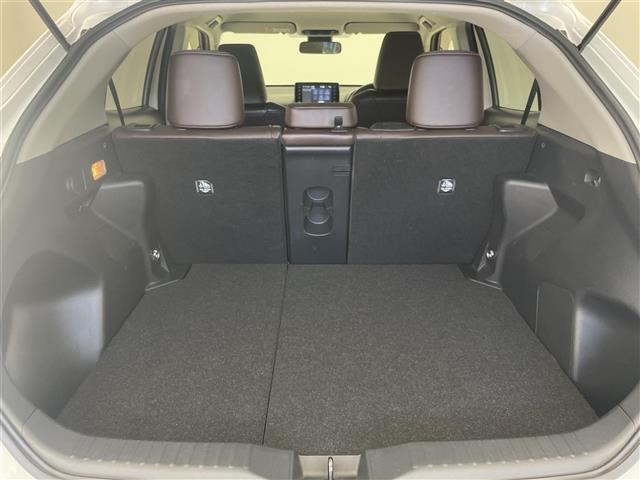 ヤリスクロス ハイブリッドＺ　純正８型ナビ　全方位カメラ　ＢＳＭ　禁煙　追従クルコン　茶ハーフレザー　ＥＴＣ　セーフティセンス　シートヒーター　コーナーセンサー　ＬＥＤオートライト　パワーシート　衝突軽減　車線逸脱　電子パーキング（21枚目）