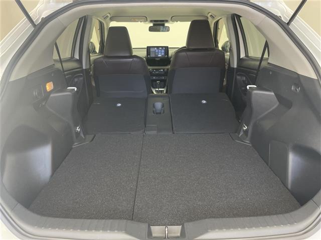 ヤリスクロス ハイブリッドＺ　純正８型ナビ　全方位カメラ　ＢＳＭ　禁煙　追従クルコン　茶ハーフレザー　ＥＴＣ　セーフティセンス　シートヒーター　コーナーセンサー　ＬＥＤオートライト　パワーシート　衝突軽減　車線逸脱　電子パーキング（22枚目）