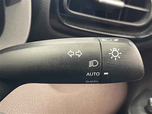 ヤリスクロス ハイブリッドＺ　純正８型ナビ　全方位カメラ　ＢＳＭ　禁煙　追従クルコン　茶ハーフレザー　ＥＴＣ　セーフティセンス　シートヒーター　コーナーセンサー　ＬＥＤオートライト　パワーシート　衝突軽減　車線逸脱　電子パーキング（31枚目）