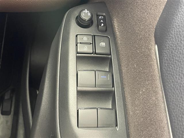 ヤリスクロス ハイブリッドＺ　純正８型ナビ　全方位カメラ　ＢＳＭ　禁煙　追従クルコン　茶ハーフレザー　ＥＴＣ　セーフティセンス　シートヒーター　コーナーセンサー　ＬＥＤオートライト　パワーシート　衝突軽減　車線逸脱　電子パーキング（32枚目）