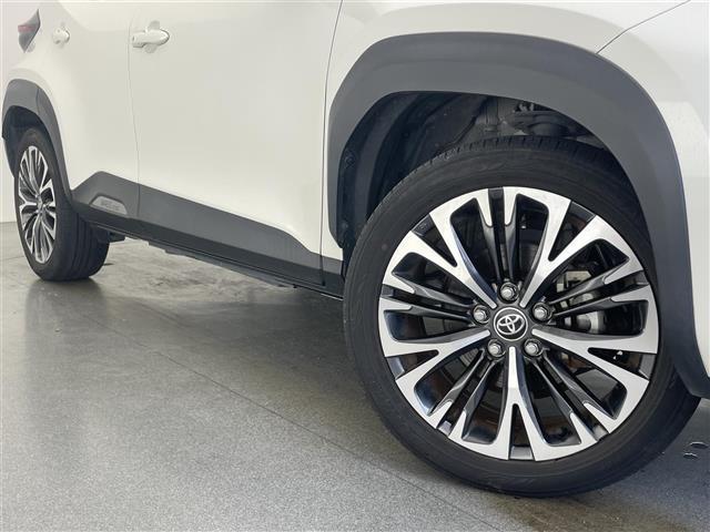 ヤリスクロス ハイブリッドＺ　純正８型ナビ　全方位カメラ　ＢＳＭ　禁煙　追従クルコン　茶ハーフレザー　ＥＴＣ　セーフティセンス　シートヒーター　コーナーセンサー　ＬＥＤオートライト　パワーシート　衝突軽減　車線逸脱　電子パーキング（36枚目）