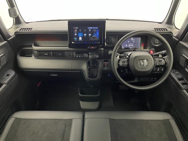 N-BOXカスタム ターボ 届出済未使用車 社外8型ナビ 禁煙車 バックカメラ シートヒーター ハーフレザー 両側パワスラ ETC パドルシフト ホンダセンシング 衝突軽減装置 追従クルコン コーナーセンサー リアロールシェード(2枚目)