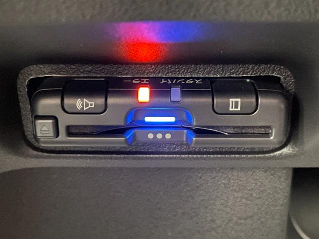 N-BOXカスタム ターボ 届出済未使用車 社外8型ナビ 禁煙車 バックカメラ シートヒーター ハーフレザー 両側パワスラ ETC パドルシフト ホンダセンシング 衝突軽減装置 追従クルコン コーナーセンサー リアロールシェード(6枚目)