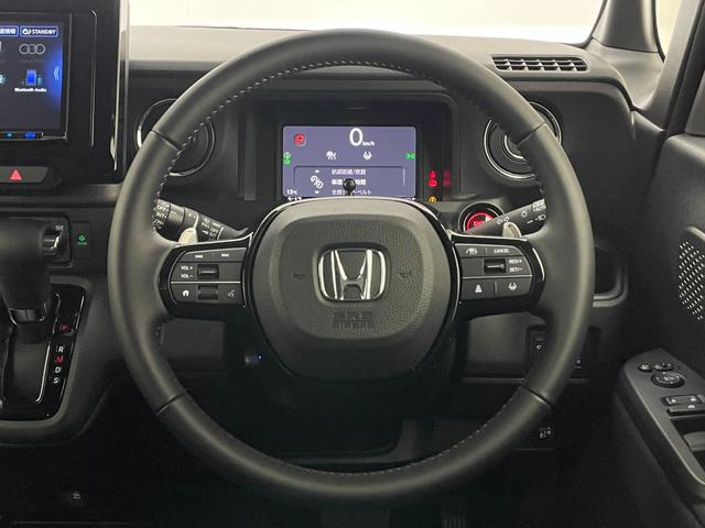 N-BOXカスタム ターボ 届出済未使用車 社外8型ナビ 禁煙車 バックカメラ シートヒーター ハーフレザー 両側パワスラ ETC パドルシフト ホンダセンシング 衝突軽減装置 追従クルコン コーナーセンサー リアロールシェード(10枚目)