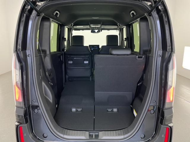 N-BOXカスタム ターボ 届出済未使用車 社外8型ナビ 禁煙車 バックカメラ シートヒーター ハーフレザー 両側パワスラ ETC パドルシフト ホンダセンシング 衝突軽減装置 追従クルコン コーナーセンサー リアロールシェード(24枚目)