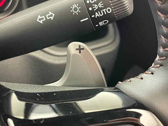 N-BOXカスタム ターボ 届出済未使用車 社外8型ナビ 禁煙車 バックカメラ シートヒーター ハーフレザー 両側パワスラ ETC パドルシフト ホンダセンシング 衝突軽減装置 追従クルコン コーナーセンサー リアロールシェード(33枚目)