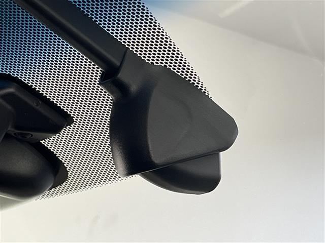 フリードハイブリッド ハイブリッド・Ｇホンダセンシング　純正９型ナビ　バックカメラ　両側パワスラ　禁煙　フルセグ　ＤＶＤ　追従クルコン　ホンダセンシング　ＥＴＣ　ドラレコ　シートヒーター　衝突軽減　車線逸脱　ＬＥＤオートライト　ＵＳＢ接続　コーナーセンサー（7枚目）