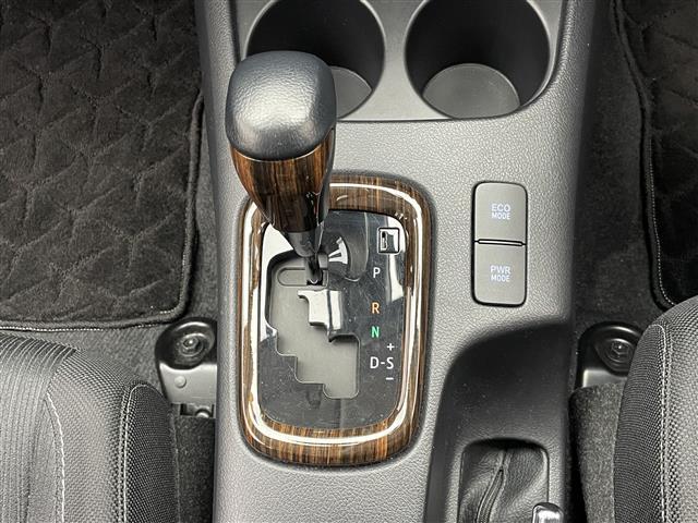 ハイラックス Z 純正ナビ バックカメラ AEROKLASキャノピー JBLスピーカー ETC 純正ドラレコ BATTLEZリフトアップサス GRサイドステップ 純正オーバーフェンダー TRDフィルム 衝突軽減 禁煙車(29枚目)