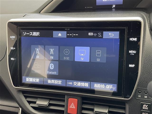 ヴォクシー ハイブリッドＺＳ　煌ＩＩＩ　純正１０型ナビ　純正１２型後席モニター　シートヒーター　バックカメラ　両側パワスラ　ハーフレザー　コーナーセンサー　ＥＴＣ　セーフティセンス　衝突軽減　前後ドラレコ　ＬＥＤオートライト　フォグ　禁煙車（13枚目）