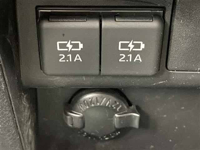 ヴォクシー ハイブリッドＺＳ　煌ＩＩＩ　純正１０型ナビ　純正１２型後席モニター　シートヒーター　バックカメラ　両側パワスラ　ハーフレザー　コーナーセンサー　ＥＴＣ　セーフティセンス　衝突軽減　前後ドラレコ　ＬＥＤオートライト　フォグ　禁煙車（31枚目）