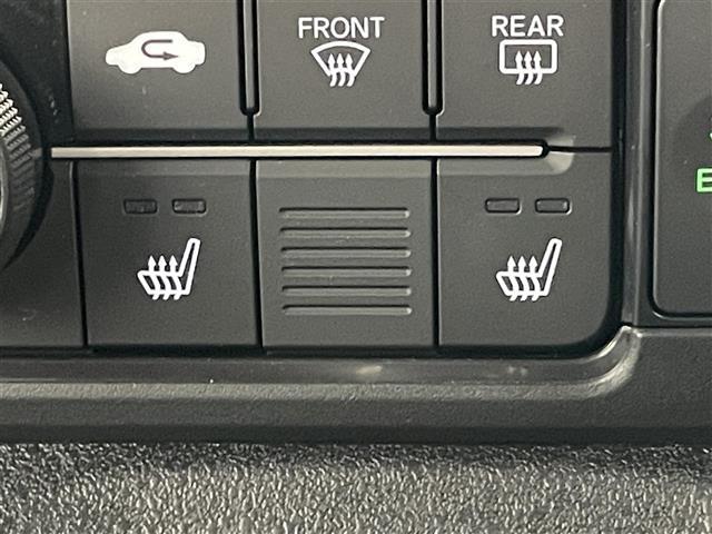 N-BOXカスタム ターボ 純正8型ナビ バックカメラ シートヒーター 両側パワスラ フルセグTV ハーフレザー ホンダセンシング 衝突軽減 追従クルコン ハンドル支援 パドルシフト 電動パーキング LEDオートライト 禁煙車(5枚目)