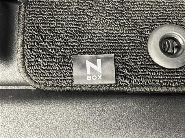N-BOXカスタム ターボ 純正8型ナビ バックカメラ シートヒーター 両側パワスラ フルセグTV ハーフレザー ホンダセンシング 衝突軽減 追従クルコン ハンドル支援 パドルシフト 電動パーキング LEDオートライト 禁煙車(27枚目)